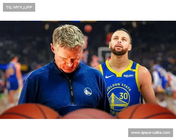 科尔盛赞库里掌控心流展现独特天赋 科尔盛赞库里掌控心流展现独特天赋