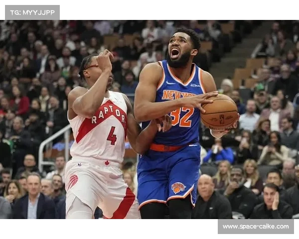 尼克斯猛龙东部第三卡位战，唐斯内线对决巴恩斯